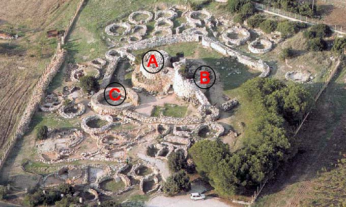 Veduta aerea del complesso nuragico di Palmavera